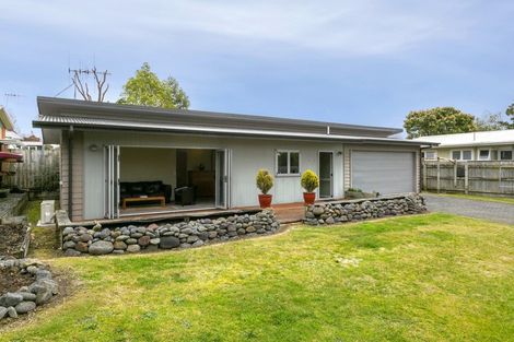 Photo of property in 18 Frederick Street, Two Mile Bay, Taupo, 3330