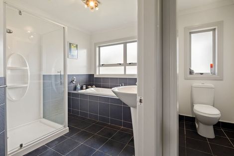 Photo of property in 10 Parker Road, Huntly, 3771