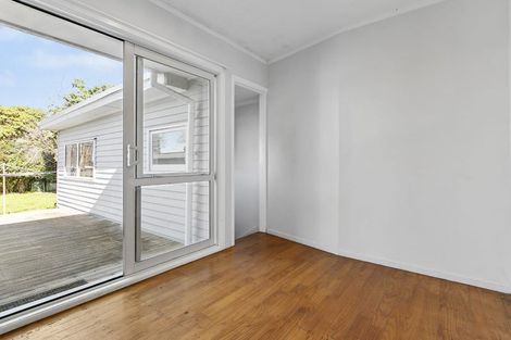 Photo of property in 40 Hereford Street, Te Atatu Peninsula, Auckland, 0610