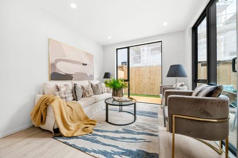 Photo of property in 102b Te Oneroa Way, Long Bay, Auckland, 0630