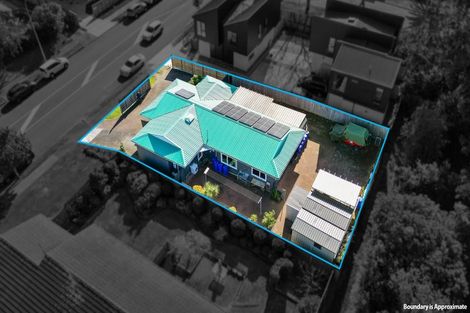 Photo of property in 40 Cascades Road, Pakuranga Heights, Auckland, 2010