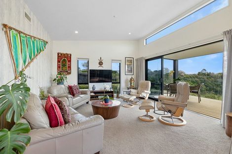 Photo of property in 9 Kapurau Lane, Merrilands, New Plymouth, 4312