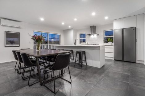 Photo of property in 11 Botany Lane, Whitby, Porirua, 5024