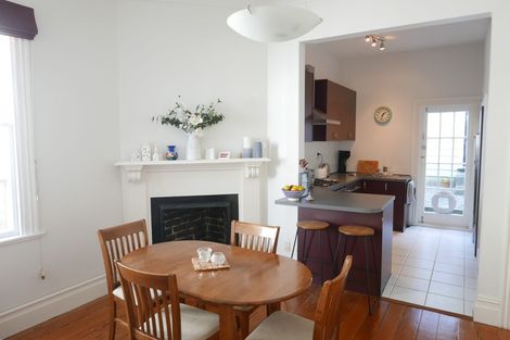 Photo of property in 22 Sugarloaf Road, Brooklyn, Wellington, 6021
