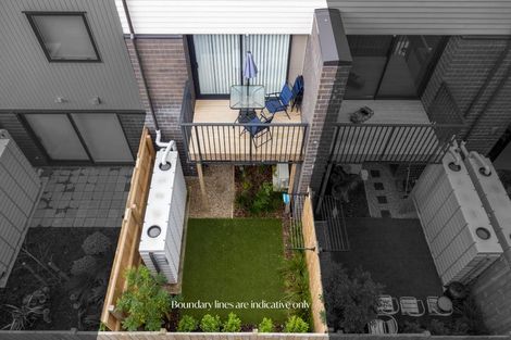 Photo of property in 5/3234 Great North Road, New Lynn, Auckland, 0600