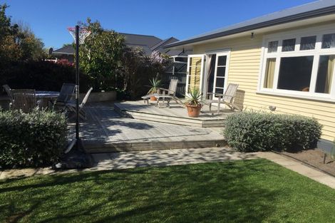 Photo of property in 39 Taupata Street, Redcliffs, Christchurch, 8081