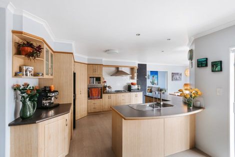 Photo of property in 587 Grenada Street, Papamoa Beach, Papamoa, 3118