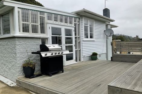 Photo of property in 5 Faris Crescent, Wainuiomata, Lower Hutt, 5014