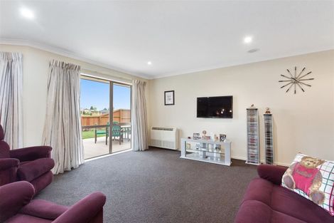 Photo of property in 18 Lancewood Way, Rangiora, 7400