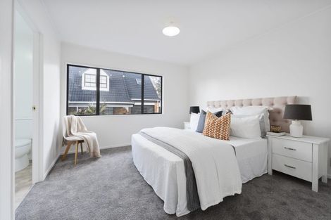 Photo of property in 4229 Great North Road, Glendene, Auckland, 0602
