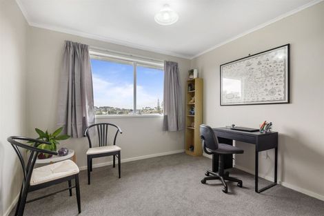 Photo of property in 301 Sunset Road, Sunnynook, Auckland, 0632
