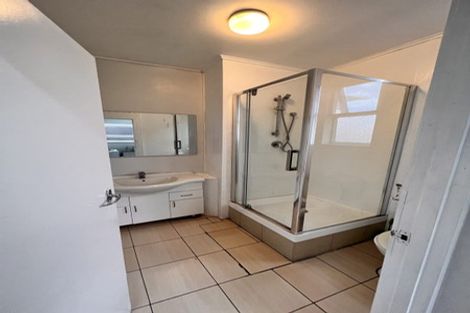 Photo of property in 27 Rathgar Road, Henderson, Auckland, 0610