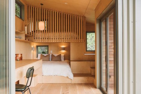 Photo of property in 118 Sutherland Road, Melrose, Wellington, 6023