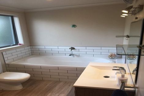 Photo of property in 6 Coburn Place, Lake Hayes, Queenstown, 9304