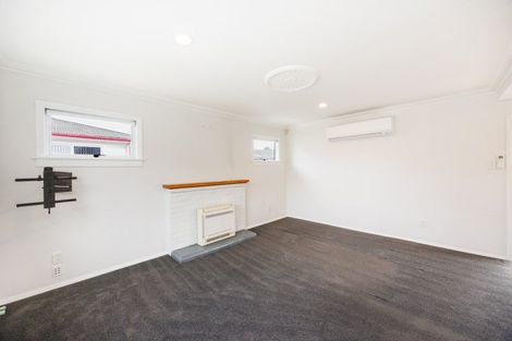 Photo of property in 345 Tremaine Avenue, Takaro, Palmerston North, 4412