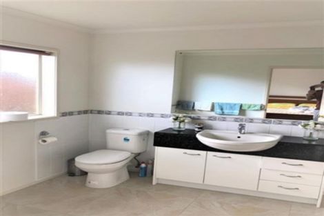 Photo of property in 15 Attymon Lane, East Tamaki, Auckland, 2016