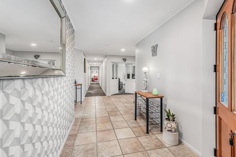 Photo of property in 28 Durrell Way, Rolleston, 7614