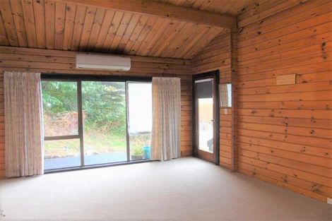 Photo of property in 35 Makara Road, Karori, Wellington, 6012