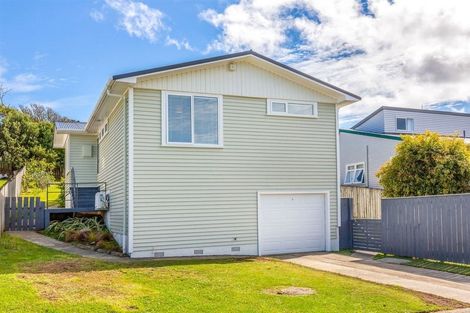 Photo of property in 51 Beaumaris Crescent, Ascot Park, Porirua, 5024
