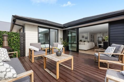 Photo of property in 4 Harding Drive, Papamoa Beach, Papamoa, 3118