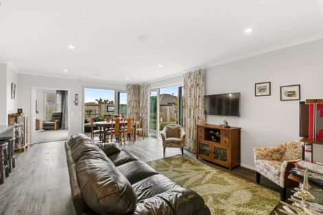 Photo of property in 43 Excelsa Place, Papamoa Beach, Papamoa, 3118