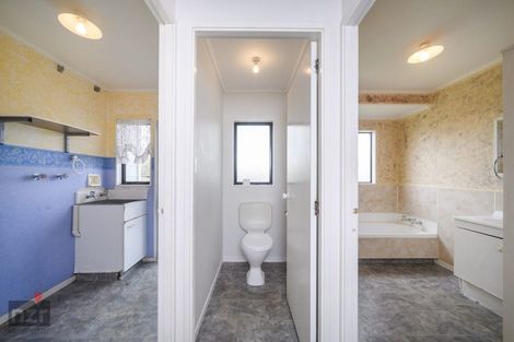 Photo of property in 146 Hillcrest Drive, Kelvin Grove, Palmerston North, 4414