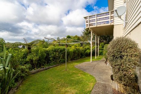 Photo of property in 5 Ardal Grove, Tirohanga, Lower Hutt, 5010