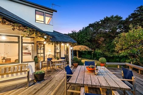 Photo of property in 110 Seaview Road, Glenfield, Auckland, 0629