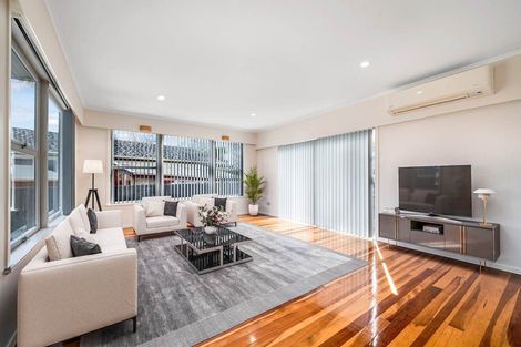 Photo of property in 17 Kohinoor Avenue, Mangere, Auckland, 2022