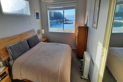 Photo of property in 280 The Esplanade, Island Bay, Wellington, 6023