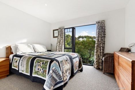 Photo of property in 23 Creswick Terrace, Northland, Wellington, 6012