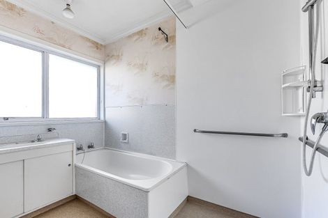Photo of property in 13 Mcinnes Place, Queenwood, Hamilton, 3210