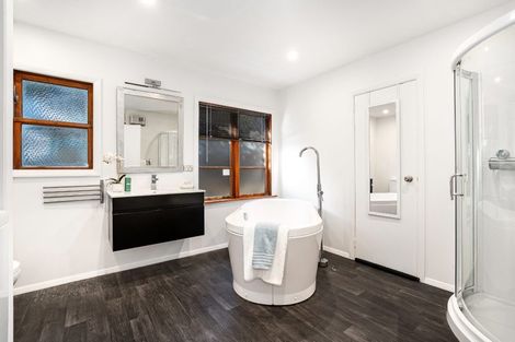Photo of property in 142 Severn Street, Island Bay, Wellington, 6023