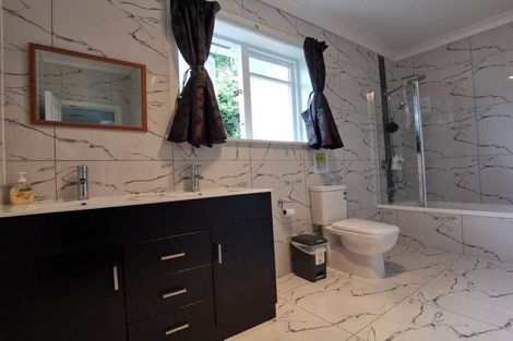 Photo of property in 120 Peverel Street, Riccarton, Christchurch, 8041