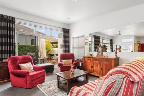 Photo of property in 6 Brookfield Drive, Northwood, Christchurch, 8051