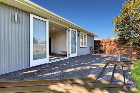 Photo of property in 17 Skipton Street, Mairehau, Christchurch, 8013