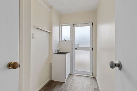 Photo of property in 27 Woodglen Road, Glen Eden, Auckland, 0602