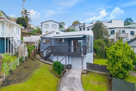 Photo of property in 13 Frosses Place, Massey, Auckland, 0614