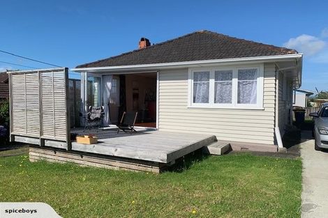 Photo of property in 7 Tatau Way, Te Atatu Peninsula, Auckland, 0610