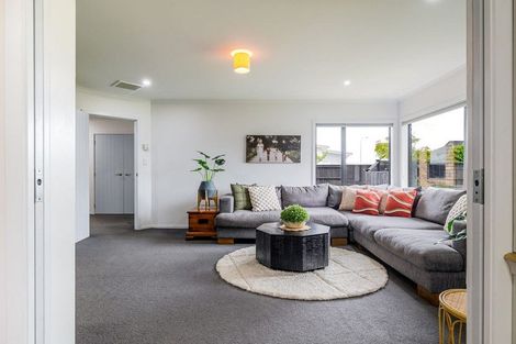 Photo of property in 7 Pegasus Place, Kelvin Grove, Palmerston North, 4414