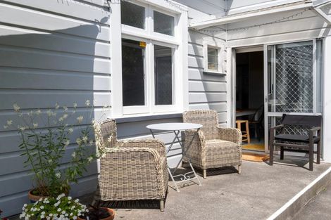 Photo of property in 8 Goldsmith Terrace, Hospital Hill, Napier, 4110