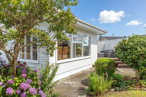 Photo of property in 12 Taverner Street, Carterton, 5713