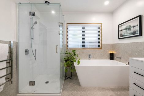 Photo of property in 71 Taylor Street, Cambridge, 3434