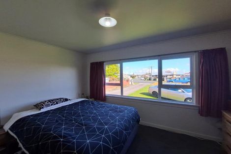 Photo of property in 9 Pukatea Street, Inglewood, 4330