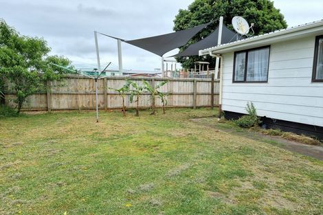 Photo of property in 2/87 Manuroa Road, Takanini, 2112