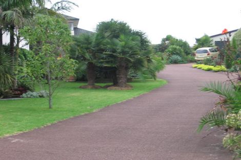 Photo of property in 11 San Fernando Way, Henderson, Auckland, 0612