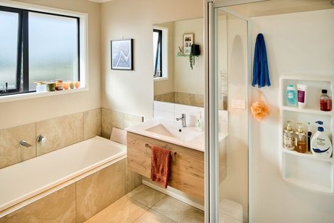 Photo of property in 6 Topsail Way, Whitby, Porirua, 5024