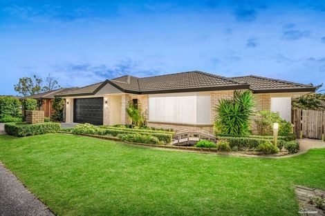 Photo of property in 19 Newinn Crescent, East Tamaki Heights, Auckland, 2016