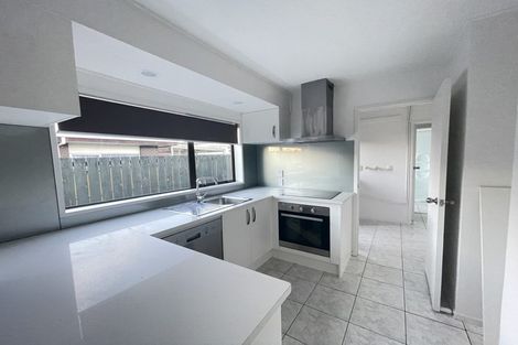 Photo of property in 9 Liam Place, Half Moon Bay, Auckland, 2012