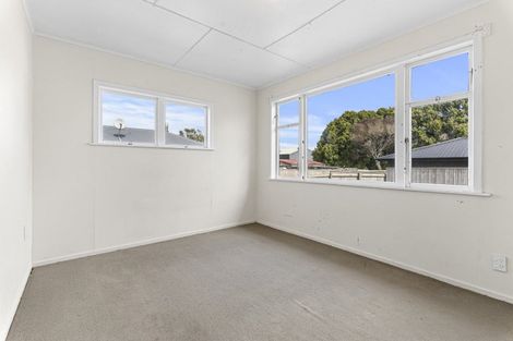 Photo of property in 44 Egmont Road, Waiwhakaiho, New Plymouth, 4312